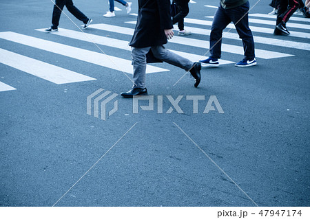 横断歩道 47947174