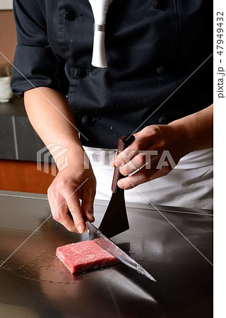 ステーキ・肉料理 47949432