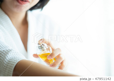 Beautiful woman hands Skin Care. Beautiful woman hands Skin Care. 47951142