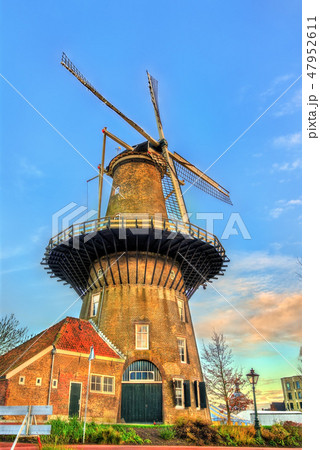 De Valk, a tower mill in Leiden, the Netherlands De Valk, a tower mill in Leiden, the Netherlands 47952611