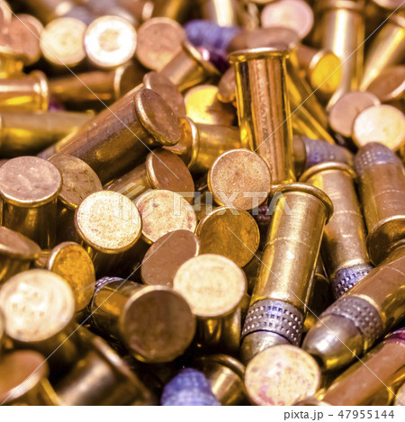 Pile of ammunition with round head and flat bottom 47955144