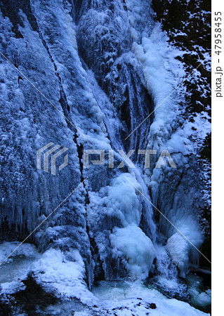氷瀑 凍結した袋田の滝の雄姿 氷瀑 凍結した袋田の滝の雄姿 47958455