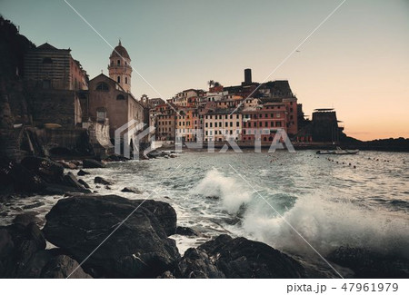 Vernazza buildings and sea in Cinque Terre 47961979