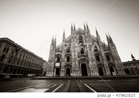 Milan Cathedral Square 47962025