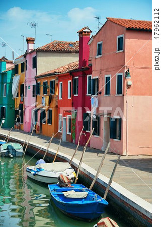 Colorful Burano canal Colorful Burano canal 47962112