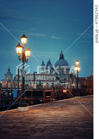 Venice street night 47962542