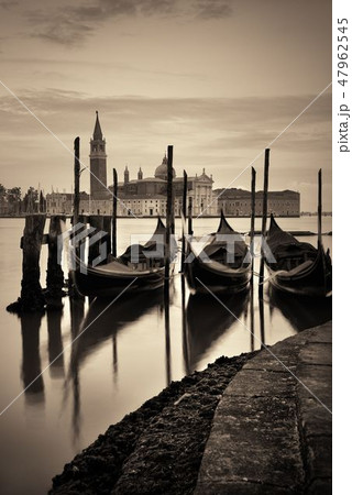 Gondola and San Giorgio Maggiore island 47962545