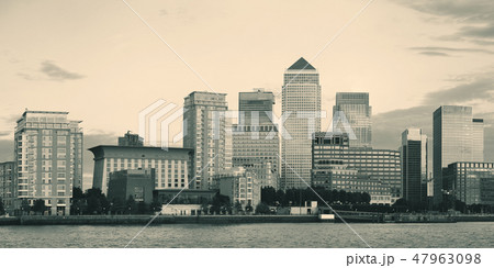London Canary Wharf 47963098