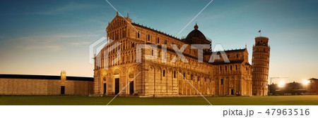 Leaning tower cathedral in Pisa night panorama Leaning tower cathedral in Pisa night panorama 47963516