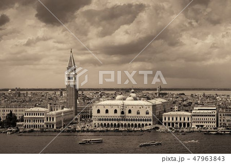 Venice skyline Venice skyline 47963843