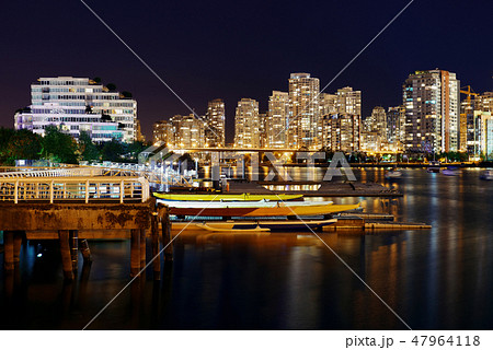 Vancouver city night 47964118