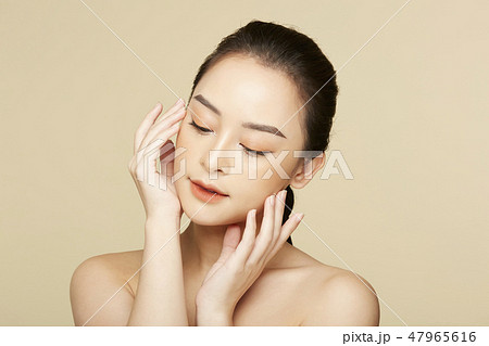 女性　ビューティー 47965616