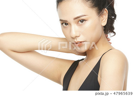 女性　スポーツウェア 47965639