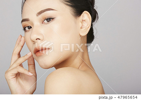 女性　ビューティー 47965654