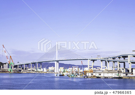 福岡市のランドマーク 美しい荒津大橋 47966365