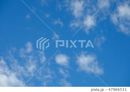 青空と白い雲 青空と白い雲 47966531