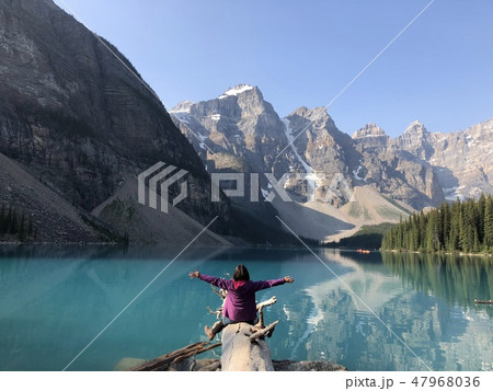 ロッキーマウンテン　カナダ　モレーン湖　 Rocky mountain  in  Canada 47968036