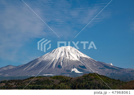 大山の雪景色 大山の雪景色 47968061