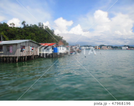マレーシア　コタキナバル　水上集落　ジオラマ風 47968196