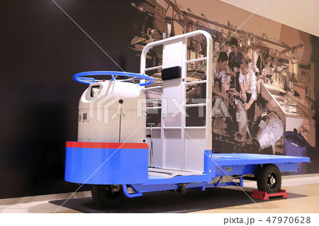 豊洲市場　水産仲卸売場棟　3Ｆ　見学ギャラリー　ターレ　 47970628