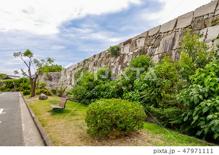 外堀跡 三之丸北西桝形の石垣 外堀跡 三之丸北西桝形の石垣 47971111