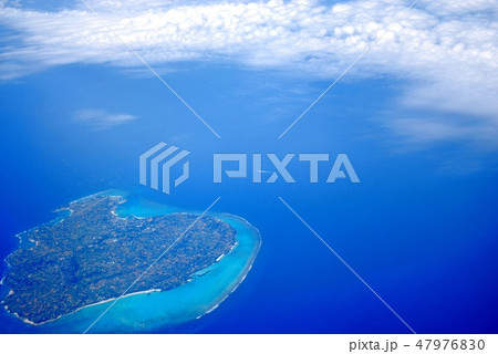 与論島とひつじ雲 47976830