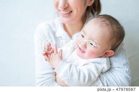 ママと赤ちゃん 47978087