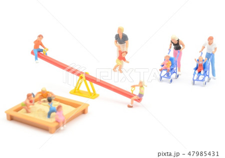 遊ぶ子供 遊ぶ子供 47985431