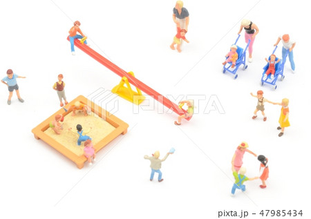 遊ぶ子供 47985434