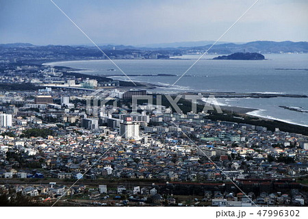 平塚　湘南平高麗山　山頂からの風景　湘南と江の島遠景　　 47996302