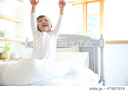 2歳の女の子 47997059