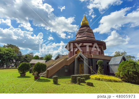 Sam Than Chao Khun Pagoda in Wat Pai Lom. 48005973