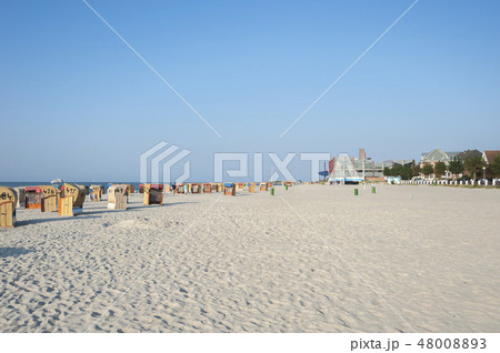 Beach in Laboe Beach in Laboe 48008893