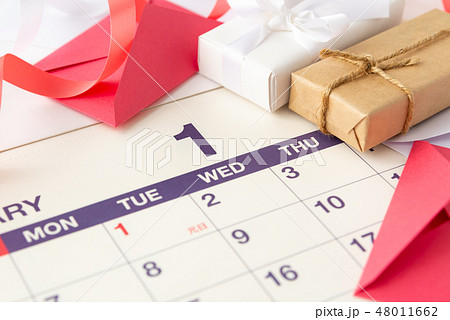 1月　カレンダー　プレゼント　ギフト　誕生日　記念日 48011662
