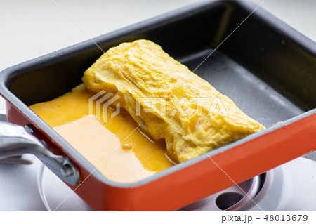 卵焼き　調理 48013679