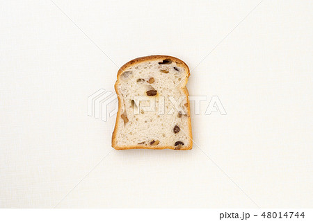 レーズンブレッド 48014744