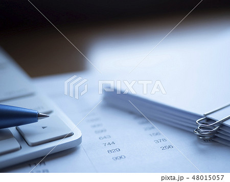 ビジネスイメージ・書類・キーボード ビジネスイメージ・書類・キーボード 48015057