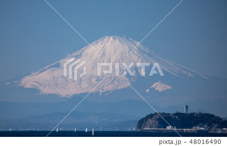 富士山と江の島のコラボ(逗子より) 富士山と江の島のコラボ(逗子より) 48016490