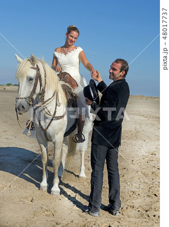 marrieds and horses 48017737
