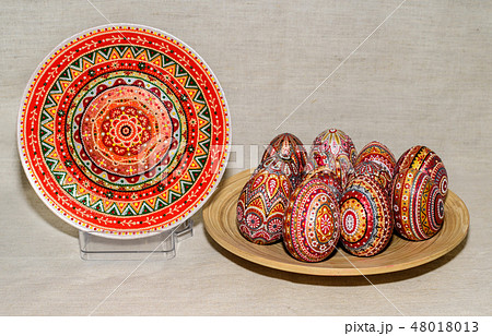 Easter eggs, the hand-painted with acrylic paints 48018013
