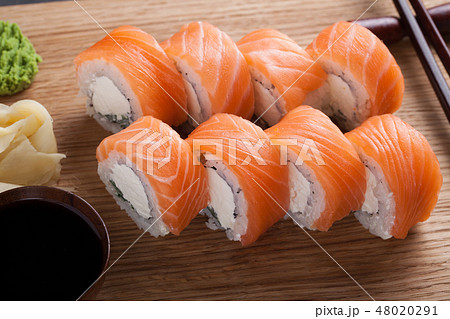 A classic Philadelphia roll with wasabi. 48020291