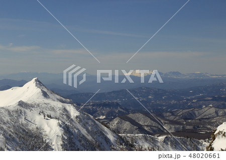 [定額] 残雪期の上州武尊山の剣ヶ峰山（ 2018年3月3日 ） 48020661