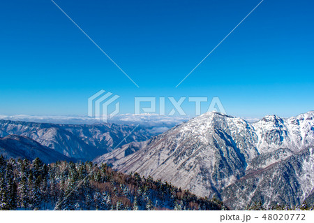 冬の奥飛騨 新穂高ロープウェイ 西穂高口駅展望台 48020772