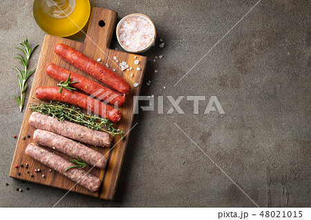 Assorted fresh raw sausages. Assorted fresh raw sausages. 48021015