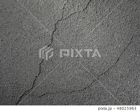 アスファルト 48025963