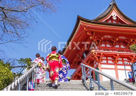 Japanese tourists put on a dress yukata. Japanese tourists put on a dress yukata. 48026679