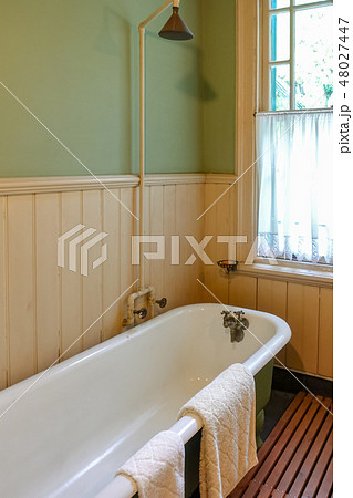 A luxury traditional bathroom A luxury traditional bathroom 48027447