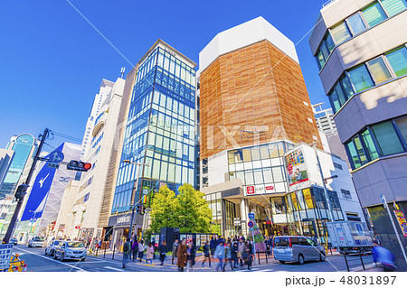 大阪　梅田　茶屋町付近　 48031897