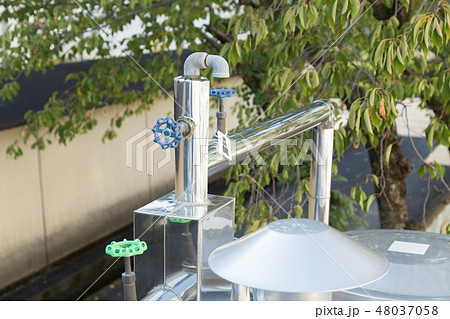 受水槽 給水管 受水槽 給水管 48037058