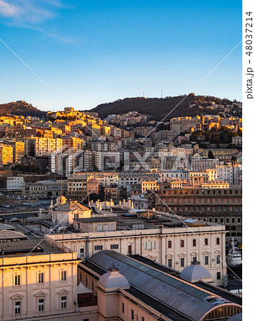イタリア ジェノバ 街並み イタリア ジェノバ 街並み 48037214